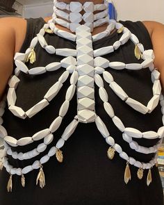 Ribcage Skeleton, Mode Inspo, Bijoux Diy, Character Outfits, Dandy, Diy Fashion, Wood Beads