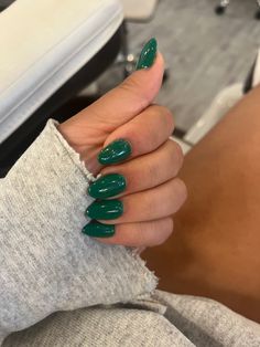 Emerald Green Jelly Nails, Royal Green Nails, Green New Years Nails, 1 Color Nails, Pine Green Nails, Nail Color Green, Green Almond Shaped Nails, Xmas Nails Green, Almond Green Nails