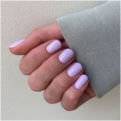 Short Nails Ideas Lavender, Spring Nails 2023 Lavender, Lilac Nails 2023, Short Oval Lavender Nails, Nails 2023 Trends Lilac, Short Pastel Purple Nails, Gel Manicure Lavender, Lilac Shellac Nails, Spring Nails 2023 Gel Short Purple