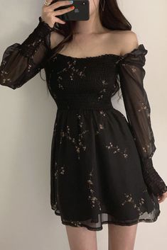 Black Aesthetic Dress Short, Casual Black Dress Aesthetic, Pretty Black Dresses Short, Black Dress Flowers, Black Flowy Floral Print Chiffon Dress, Black Chiffon Dress With Floral Print, Black Floral Print Chiffon Dress, Black Dress Aesthetic Casual, Cute Black Dresses Casual