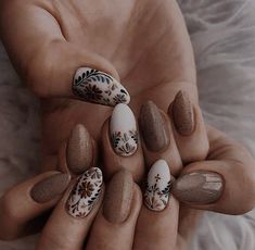 Almond Boho Nails, Woodsy Nails, Acotar Nails Designs, Western Almond Nails, Summer Boho Nails, Mexican Nails Designs Mexico, Colorado Nails, Mexican Inspired Nails Mexico, Spanish Tile Nails