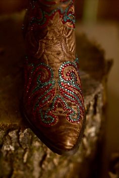 "Ariat Round Up western boots with 4000 Swarovski crystals applied by hand  - Premium full grain leather upper with traditional six-row stitch pattern  - Soft leather lining  - J toe design  - Dress heel  - 1 1/4\" heel  - 1/4\" platform  - 11 1/2\" shaft  - 13 1/2\" circumference  - 4LR technology offers support and cushioning with a 4-layer footbed and lightweight stabilizing shank for support" Luxury Cowboy Boots With Plain Toe For Western-themed Events, Luxury Fitted Cowboy Boots For Western-themed Events, Luxury Women's Cowboy Boots For Western-themed Events, Luxury Women's Ankle-high Cowboy Boots, Luxury Ankle-high Women's Cowboy Boots, Ariat Cowboy Boots, Ankle Cowboy Boots, Bota Country, Western Shoes