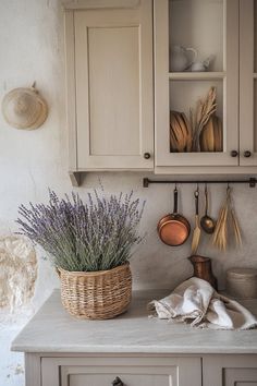 the kitchen counter is clean and ready to be used as a cooking area for cooks