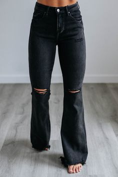 Bentley Risen Flare Jeans Black Ripped Flare Jeans, Flair Jeans Outfit Winter, Winter Black Outfits, Black Flare Jeans, Cute Country Outfits, Flying Monkey Jeans, Mama Style, Bacardi, Hair Clothes