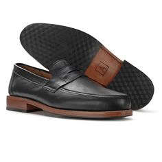 Masculine Leather Loafers For Business Casual, Masculine Business Casual Leather Shoes With Rubber Sole, Masculine Leather Shoes With Branded Insole For Business Casual, Masculine Business Loafers With Leather Lining, Masculine Semi-formal Loafers With Leather Sole, Business Casual Plain Toe Loafers With Leather Sole, Masculine Leather Sole Moccasins For Business Casual, Timeless Plain Toe Loafers For Business Casual, Timeless Business Casual Loafers With Rubber Sole