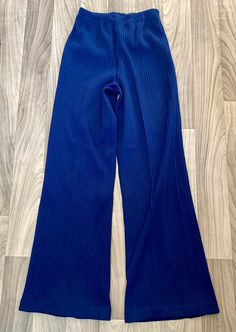 "Vintage 1970's blue poly/acrylic pants with elastic waist made by Whistlers.  23.5\" waist unstretched, 32\" inseam, 41.5\" length, 13.5\" rise.  Unworn deadstock with original tags, great condition!" Bellbottom Pants, Pants With Elastic Waist, Womens Leggings, Bell Bottom Pants, Whistler, Outfits With Leggings, Vintage 1970s, Cincinnati, Women's Leggings