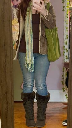 Stereotypical French Outfit, 2012 Fall Outfits, Fall Outfits 2000s Inspired, Twee Winter Outfit, Quirky Winter Outfits, Whimsical Fall Outfits, October Outfits Aesthetic, Twee Outfits Fall, Purple And Brown Outfit