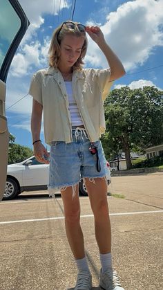 Futch Fashion Summer, Masculine Outfits For Women Casual Summer, School Outfits When It’s Hot Outside, Adrogonus Outfits Women Summer, Soft Masc Outfits For Women Summer, Cute Masc Outfits, Androgynous Outfits Summer, Bi Summer Outfits, Fem Tomboy Outfits