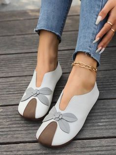 Casual Pointed Toe Slip-ons, White Round Toe Flats For Fall, Gray Slip-on Loafers For Spring, White Loafers For Spring, Gray Flats For Spring, Gray Round Toe Loafers For Spring, Gray Round Toe Flats For Spring, Gray Spring Loafers With Flat Heel, Gray Flat Heel Loafers For Spring