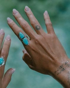 》D E T A I L S《 ✦ M E T A L : Sterling Silver 925 ✦ S T O N E : Turquoise ✦ B I R T H S T O N E : December 💎 In the past, the Turquoise used to be the stone of the kings and warriors. For that reason, nowadays this gem is known by providing protection against the evil and a symbol of strength and good luck. ✧ Please note natural gemstones are unique and may vary in shape or color. ✧ ✦••✧••✦••✧••✦••✧••✦••✧••✦••✧••✦••✧••✦••✧••✦••✧••✦ 》✦ $•$•$ S A V E • B U Y • M O R E $•$•$ ✦《 Use the code ”MARES Casual Rings, The Kings, Turquoise Rings, Western Jewelry, Boho Stil, Girls Jewelry, Estilo Boho, Style Boho, Ring Sterling Silver