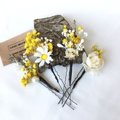 "Yellow Flower Hairpin, Bridal Hairpin, 4-Pack Flower Clip, flower hairpin, set dry flower hairpin, bridal hairpin, bridesmaid hair pin → The hairpin is made of yellow artificial and dried flowers. Flower needles are an excellent alternative to flower crowns or flower combs. It is a specially designed and handmade piece. This hairpin will keep its look year-round. Each accessory is designed and produced to add difference to your special days. The price is for a set of 4 flower hair clips. Length Baby Breath Flower Crown, Flower Hairpin, Bridesmaid Hair Pins, Orange Wedding Flowers, Boho Flower Crown, Flower Comb, Orange Baby, Dry Flower, Flower Headpiece