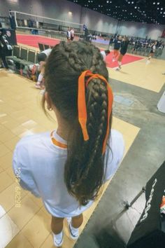 Braid Volleyball Hair, Cute Hairstyles For Sports Basketball, Cute Simple Soccer Hairstyles, Vb Game Day Hairstyles, Volleyball Girls Hairstyles, Simple Track Hairstyles, Volleyball Hair With Ribbon, Hairstyle For Volleyball Game, Game Day Hairstyles Field Hockey