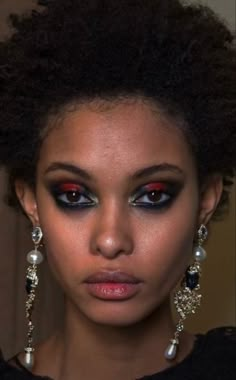 Gothic Glamour Makeup, 90s Vampire Makeup, Gray Makeup Looks Black Women, Red Black Makeup Looks, Dark Skin Vampire, Vampire Makeup Black Women, Vintage Goth Makeup, Red Grunge Makeup, Simple Dark Makeup Looks