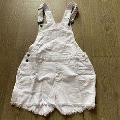 These Cute Shortalls From Venus Features A Frayed Bottom Hem And Pockets. New In Polybag Size Us 8 Trendy Summer Bib Front Shortalls, Trendy Summer Shortalls With Bib Front, Casual High-waisted Shortalls With Pockets, Casual White Cotton Shortalls, White Casual Bib Front Overalls, Trendy Cotton Shortalls, Summer White Cotton Denim Jumpsuit, Trendy High Waist Cotton Shortalls, White Cotton Denim Jumpsuit For Summer