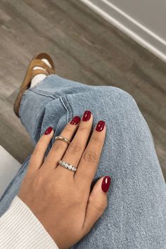 15 Drool-Worthy Fall Nail Colors For Pale Skin Tones That SLAY! Money Nails, Wine Nails, Prom 2024, Smink Inspiration, Casual Nails, Cute Gel Nails, Red Nail, Nails 2024