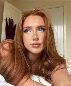 Red Brown Hair Green Eyes, Auburn Hair With Blue Eyes, Ginger Tones Hair, Red Hair Face Framing Highlights, Ginger Hair With Low Lights, Soft Ginger Hair Color, Pale Skin Ginger Hair, Auburn Light Brown Hair, Red Hair Round Face