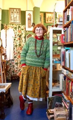 Vintage Mixed With Modern Outfits, Soft Apocalypse Fashion, Granny Outfit Style, Funky Art Teacher Outfits, Grannycore Outfit, Me Made Wardrobe, Eccletic Fashion, Grannycore Fashion, Granny Outfit