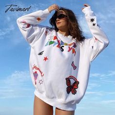 Size(cm)SLength:74Bust:124Sleeve:52Shoulder:60MLength:75Bust:128Sleeve:53Shoulder:61LLength:76Bust:132Sleeve:54Shoulder:62Size(inch)SLength:29.13 Bust:48.82 Sleeve:20.47 Shoulder:23.62MLength:29.53 Bust:50.39 Sleeve:20.87 Shoulder:24.02LLength:29.92 Bust:51.97 Sleeve:21.26 Shoulder:24.41 White Long Sleeve Sweatshirt For College, White Long Sleeve College Sweatshirt, Casual White Hoodie Sweater, White Long Sleeve Sweater For Streetwear, White Letter Print Sweater For Spring, White Long Sleeve Streetwear Sweater, White Hooded Sweater With Letter Print, White Winter Leisure Sweater, White Sweatshirt For Leisure In Winter