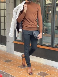 Stay Stylish This Winter: 20+ Top Winter Outfits for Men 14 Turtle Neck Outfit Men, Business Casual Men Work, Black Slim Fit Pants, Smart Casual Menswear, Pants Outfit Men, Look Formal, Smart Casual Style