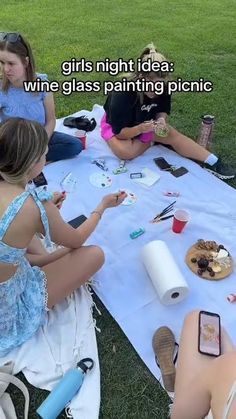 Wine glass painting picnic Diy Craft Night With Friends, Sip And Paint Picnic Ideas, Paint And Sip Beach Picnic, Picnic Ideas For Friends Games, Beach Picnic Painting, Paint Your Own Wine Glass Party, Glass Painting Activity, Beach Picnic Activities, Painting Picnic Ideas