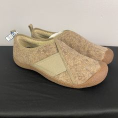 Never Worn Nwt “Howser Wrap” Felt Slide On Slipper Shoes With A Thick Fully Solid Sole And A Cozy Interior. Shade Is Taupe/ Beige. Would Love To Wear These But Unfortunately The Color Isn’t My Style So I Am Hoping Someone Will Enjoy Them :) These Have Not Been Worn And Will Be Delivered With Their Og Box. Brand: Keen Size: 11 Women’s Keen Shoes, Cozy Interior, Slide On, Slipper Shoes, Slippers, Felt, Women Shoes, My Style, Cream