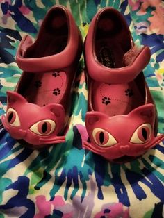 Mini Melissa pinkish Red kitty cat   jelly shoes sz 5 baby  girls adorable and shoes are scuffed and have scratches and marks marker on bottom Jelly Flats, Cat Shoes, 5 Babies, Pinkish Red, Mini Melissa, Jelly Shoes, Kitty Cat, Flat Shoes