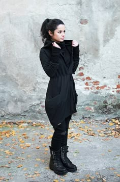 Office Goth Work Outfits Plus Size, Goth Business Outfits, Gothic Office Outfit, Casual Goth Outfits Summer, Gothic Business Casual, Goth Athleisure, Modern Goth Outfits, Office Goth Work Outfits, Minimalist Goth Fashion