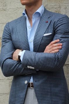 We love a gingham blazer for men - just keep the rest of your outfit streamlined in a neutral color palate to let this showstopper shine! Blue Sport Coat, Style Gentleman, Sport Jacket Men, Gingham Jacket, Style Lookbook, Kate Upton, Man Style