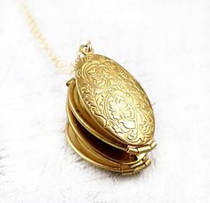 Folding Locket Necklace Four Photo Locket Necklace Gold | Etsy Antique Gold Oval Locket Necklace For Keepsake, Antique Gold Oval Locket Necklace For Gift, Oval Locket Jewelry For Anniversary Gift, Wedding Bouquet Locket, Wedding Photos Family, Bouquet Locket, Locket Gold, Gold Locket Necklace, Dainty Diamond Necklace