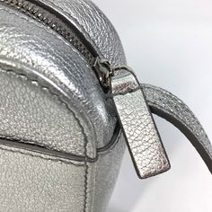 ◆100% (Genuine)◆ Iem No. T-230201-11 Brand BALENCIAGA Model number 552372 Item Shoulder Bag Model Everyday camera bag Line logo Gender Women Color Silver Material leather Accessories None Size cm (approx.): W17 x H12 x D5inch (approx.): W6.7 x H4.7 x D2.0 Item Rank A rank Condition 【Inside/Other】(Inner) Slight Scratch, Wrinkles If you have any questions about the product details, please contact us at any time. I will update item description for you. BALENCIAGA 552372 Shoulder Bag Everyday camera bag Silver Women JASH Mark certification What is the JASH Mark? "JASH" is an abbreviation for "Japan ".It means that the mark certifies that the item is a " item sold by an honest Japanese company". We are a certified store Only stores in Japan certified by the JASH Mark Association are allowed to Balenciaga Shoulder Bag, Balenciaga Model, Line Logo, Logo Type, Bag Silver, Bag Model, Silver Logo, Bags Logo, Leather Silver