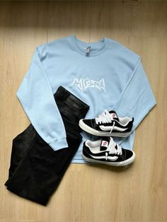 Sweater Outfits Men, Streetwear Ideas, Vans Outfit, Mens Trendy Outfits, Outfit Inspo Casual, Street Fashion Men Streetwear, Mens Casual Dress Outfits, Tomboy Style Outfits