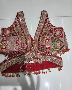 Luxury Bollywood Blouse For Navratri, Luxury Saree Blouse For Navratri, Navratri Festive Embellished Saree, Bollywood Style Blouse With Weaving For Navratri, Navratri Embellished Saree, Sabyasachi Blouse, Fashionable Saree, Easy Hairstyles For Thick Hair, Lehenga Designs Simple