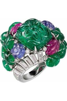 Fine Jewelry Flower-shaped Multi-stone Rings, Luxury Flower-shaped Rings With Center Stone, Cartier High Jewelry, Carved Emerald, Bijoux Art Deco, Carving Stone, Ring Baguette, High Jewelry Ring, Flower Carving