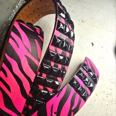 90s Vintage Hot Pink And Black Zebra Print With 3 Rows Of Black Tiles. Nwt. Zebra Print Bedroom, Pink Emo, Mcbling Fashion, Ibuki Mioda, Trashy Outfits, Pink Magic, 2000s Clothes, Scene Outfits, Black Tiles