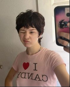 Madelyn Layer, Feminine Pixie Cuts, Layer Hair, Friends Instagram, Funky Hairstyles, Hair Stylies, Manx