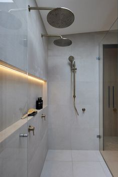 Dual rain shower with backlit shower niche Master Ensuite Bathroom, Outdoor Bathtub, Hidden Spaces, Decor Ideas Bedroom, Ensuite Bathrooms, Ensuite Bathroom, Bathroom Decor Ideas