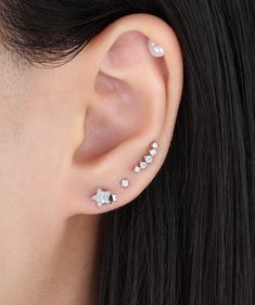 🌟 Get your glam on with our star and gemstone studs! Discover your new favorites today! ✨

#oumojewelry #earpiercing #earstyling #earrings #piercingjewelry