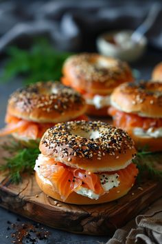 Bagels topped with cream cheese and smoked salmon, sprinkled with everything seasoning, served on a wooden board. Easy Breakfast Dishes, Smoked Salmon Cream Cheese, Bagel Toppings, Cheese Bagels, Perfect Brunch, Bagel Recipe, Cooked Breakfast, Toast Recipes