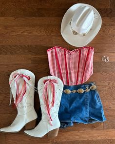 Red Gingham Front Tie Bustier Corset Top - Cindy Jane Boutique - Tanks, Camis & Tube Tops Gingham Corset Top, Country Style Aesthetic, Whiskey Myers Concert Outfit Ideas, Halloween Costumes Ideas Aesthetic, Red Gingham Outfit, Ty Myers, Country Concert Outfits Summer, Sec Gameday Outfits