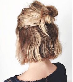 Screen Shot 2016-02-15 at 2.15.07 PM Hair Play, 5 Minute Hairstyles, A Messy Bun, Wavy Bobs, Wild Hair, Good Hair Day