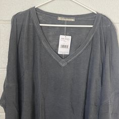 Free People Oversized Tee Shirt Size L Color Gray Casual Loose Fit Tops For Loungewear, Casual Batwing Sleeve Loungewear Tops, Oversized Gray Tops For Summer, Casual Spring Tops With Drop Shoulder, Oversized Tops For Spring Loungewear, Casual Drop Shoulder Tops For Spring, Casual Batwing Sleeve Top For Spring, Relaxed Long Sleeve T-shirt For Spring, Trendy Batwing Sleeve Tops For Loungewear