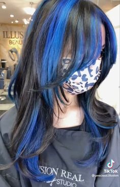 Blue Chunky Highlights, Blue Hair Streaks, Dyed Hair Blue, Chunky Highlights, Hair Color Underneath, Hair Inspiration Long