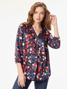 Flaunt seasonal florals in a versatile top made for Instagram. Our Chiffon V-Neck Kelly Blouse bursts with an elegant display of red floral print for a look that's ideal for any occasion. Featuring a classic V-neck collar and flowy silhouette, this pull-on blouse flatters with ease while its 3/4 length sleeves keep you comfortable. Style with your choice of bottoms to suit every look and filter, this best-selling top brings vibrant color to your Instagram feed. Premium Outlets, Red Floral Print, Black Sapphire, Kids Trend, Comfortable Style, Mens Trends, Luxe Gifts, Jones New York, Beauty Trends