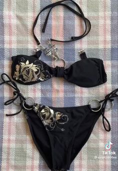 Emo Bathing Suit Aesthetic, Y2k Fashion Bathing Suits, Y2k Swimming Suits, Cute Y2k Bikinis, 2000 Bathing Suits, 2000s Bikinis Vintage, 2000s Beach Aesthetic Outfits, Y2k Swimsuit Aesthetic, 2000 Swimwear