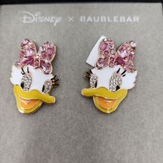 New Disney X Baublebar Gold Tone Daisy Duck Pink Bow Crystal Earrings Pink Disney Jewelry For Gifts, Pink Disney Jewelry For Gift, Disney Style Pink Jewelry Gift, Daisy Duck, Earrings Color, Pink Bow, Crystal Earrings, Daisy, Gold Tones