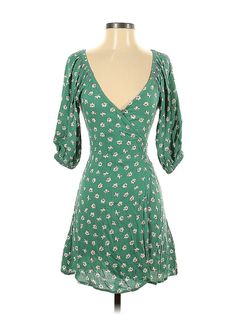 Billabong Casual Dress Size: X-Small Green Dresses - used. 100% RAYON, Plunge, Short, 3/4 Sleeve | Billabong Casual Dress: Green Dresses - Used - Size X-Small Fitted Mini Dress With 3/4 Sleeves For Spring, Spring Fitted Mini Dress With 3/4 Sleeves, Green Rayon Mini Dress, Spring Green Mini Dress With 3/4 Sleeves, Fitted Mini Dress With 3/4 Sleeve And Floral Print, Casual Green Floral Print V-neck Dress, Billabong Yellow Dress, Green Floral Print V-neck Summer Dress, Billabong Billabong Women's