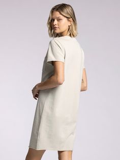 Style Description: FINAL SALE Your new everyday go-to? Done. This slightly oversized dress is made of soft cotton (like your favorite tee) and has a classic crewneck and easy, relaxed fit. Crew neckline Single chest pocket Relaxed fit Measurements for a size small: Length: 35.5" Chest: 19.5" Sweep: 20.5" Fabric Content/Care: 60% Cotton 40% Polyester Machine Wash ColdImport Dried Sage, Sweater Dress Casual, Maxi Outfits, Casual Date Night, Tee Shirt Dress, Oversized Dress, Graduation Outfit, Sweater Sale, Comfy Casual