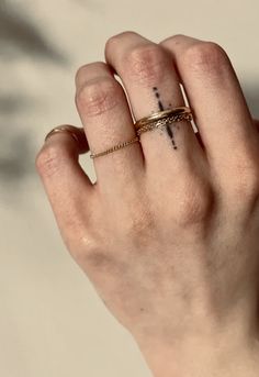 Barely there ring in 14k gold #daintyjewelry Modern and timeless #Dainty Curb #ChainRing Zodiac Rings, Chain Rings, Dot Ring, Lace Ring, Diamond Heart Ring, Freshwater Pearl Ring, Heart Chain, Sparkling Rings, Knuckle Rings