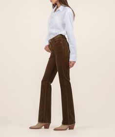 These retro-chic high rise flare jeans are made with stretchy corduroy, full-length legs and Fab Ab front pockets that comfortably shape and smooth. Fabric: 98% Cotton, 2% Spandex Size & Fit: Inseam: 33", Leg Opening: 20 1/2", Rise: 10 1/4, Silhouette: Flare Color: BRUNETTE Styled with: Millia Front Crop Shirt (KT134501) Courdory Flare Pants, High Rise Flare Jeans, Corduroy Coat, Brown Jeans, Corduroy Jeans, Boyfriend Shorts, High Rise Shorts, Retro Chic, Denim Coat