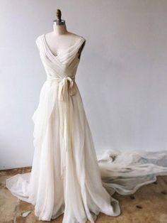 Champagne Evening Dress, Evening Dress Long, Prom Dresses Simple, V Neck Prom Dresses, Graduation Dresses, Chiffon Evening Dresses, Dress Chiffon, A Line Prom Dresses, فستان سهرة